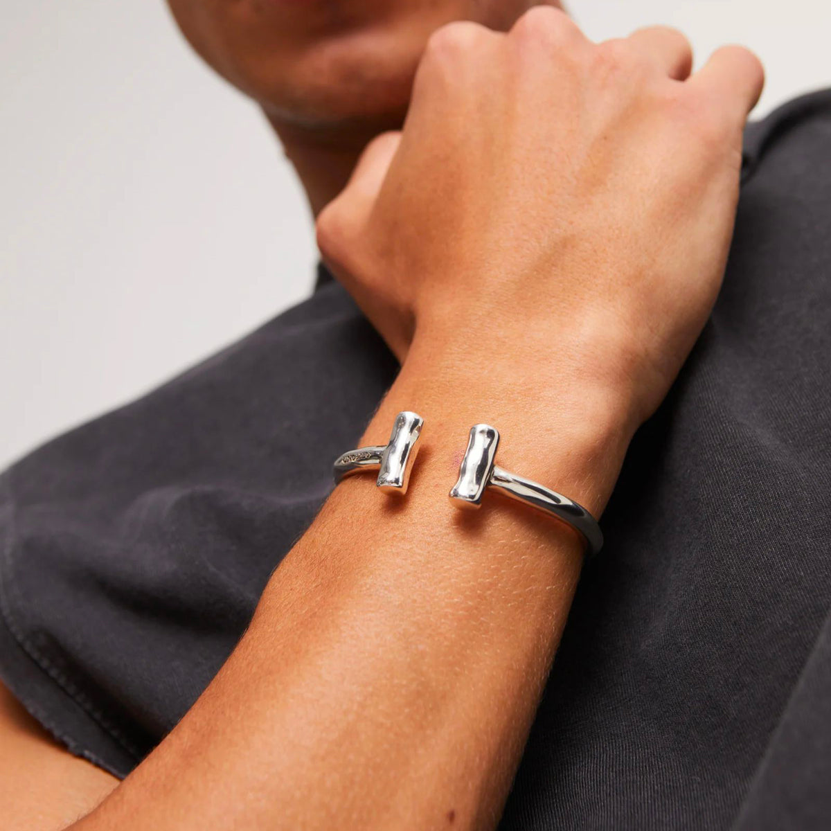 Bracciale rigido con Barrette