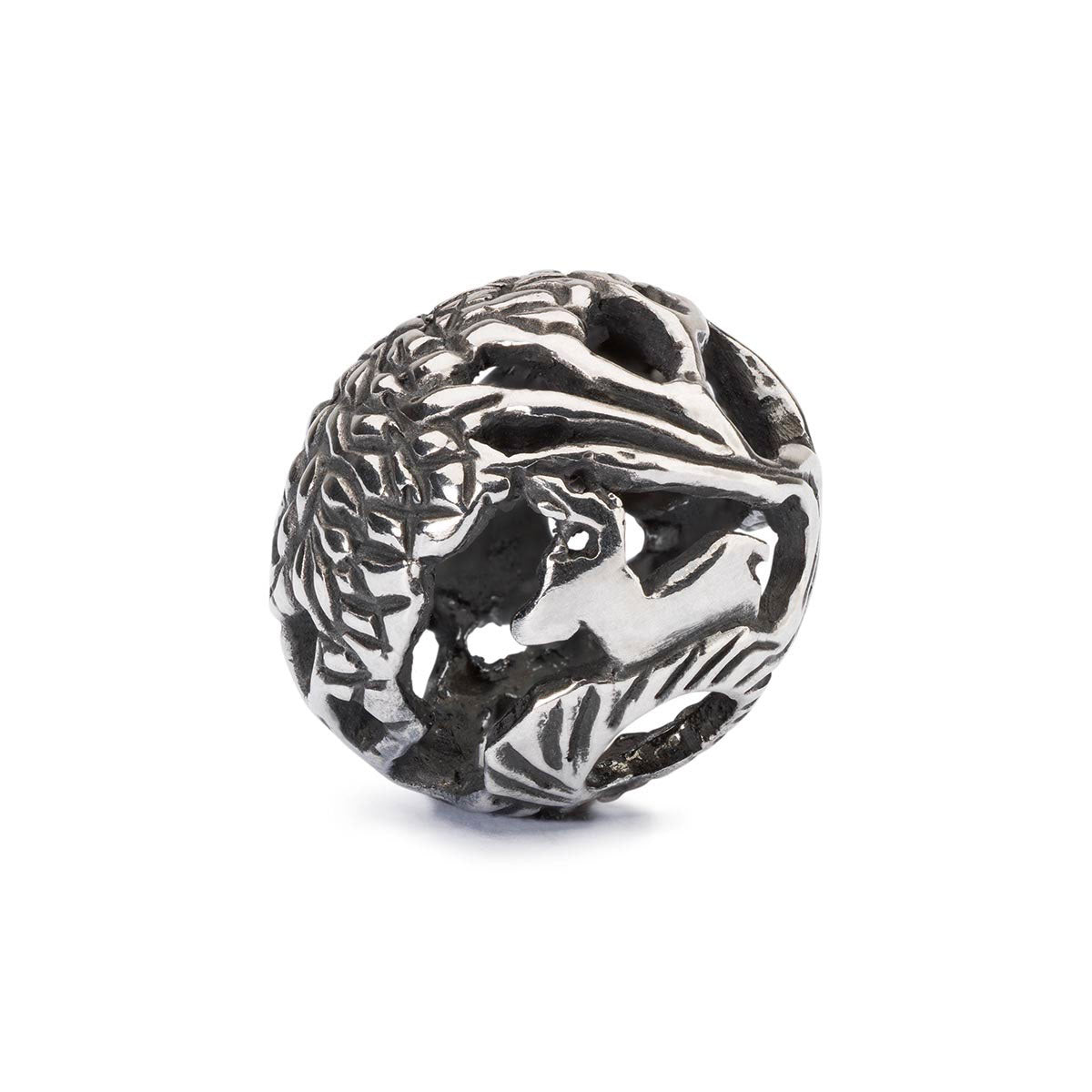 Il beads in argento Nobile Cervo raffigura le imponenti corna del cervo che si racchiudono in una forma sferica.