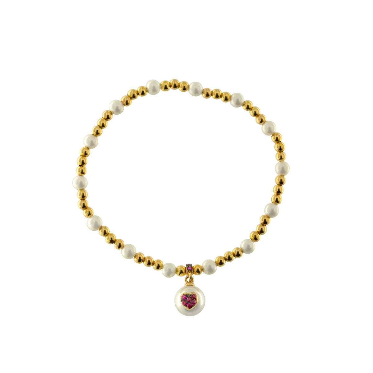 Bracciale elastico composto da palline in argento con finitura oro giallo alternate a perline bianche. Perla pendente di medie dimensioni impreziosita da un cuore con pavé di zirconi rossi incastonati a mano.