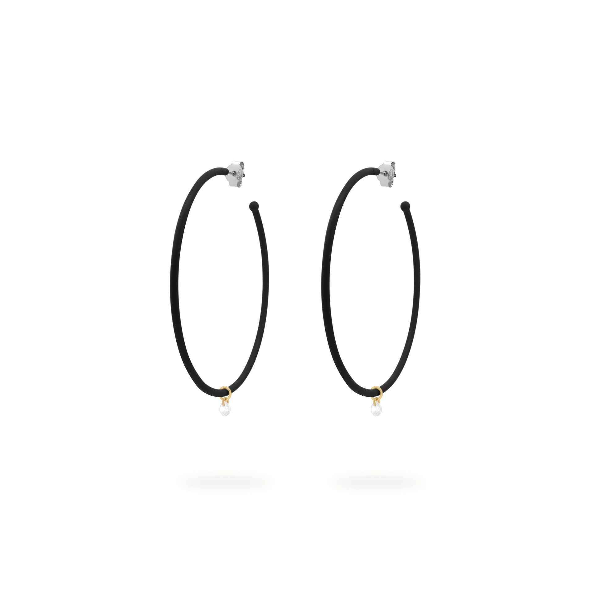 Orecchini a cerchio verniciati in nero con zircone bianco pendente - GIPSY CHIC Rue des Mille