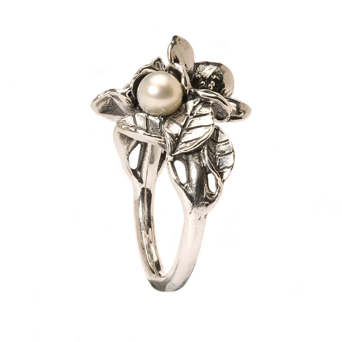 Anello Trollbeads formato da due fiori che abbracciano una piccola perla bianca | Biancospino con Perla Trollbeads