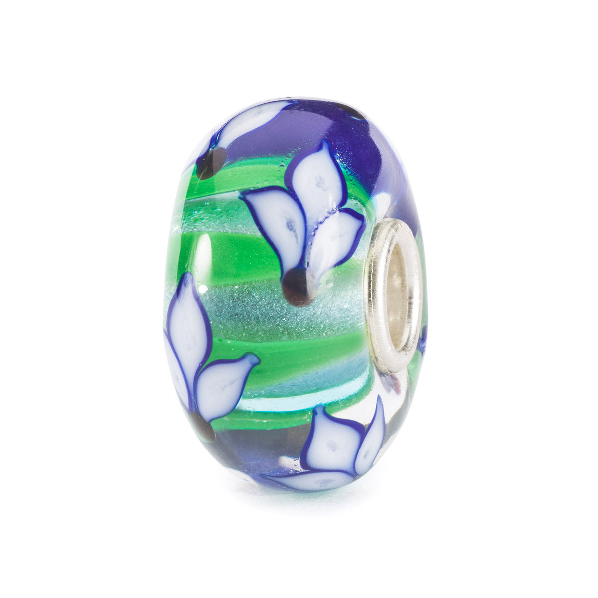 Iris Blu Trollbeads | Beads in vetro verde con nuance blu e fiorellini con petali bianchi. | TGLBE-20384