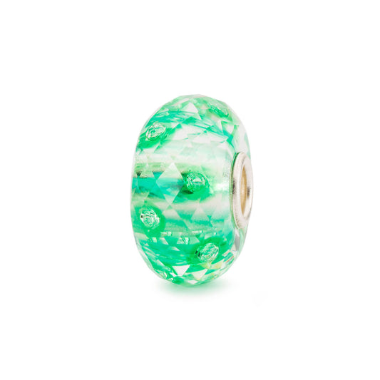 Paesaggio Trollbeads | Beads in vetro sfaccettato a strisce verdi chiaro e bianche | TGLBE-30066