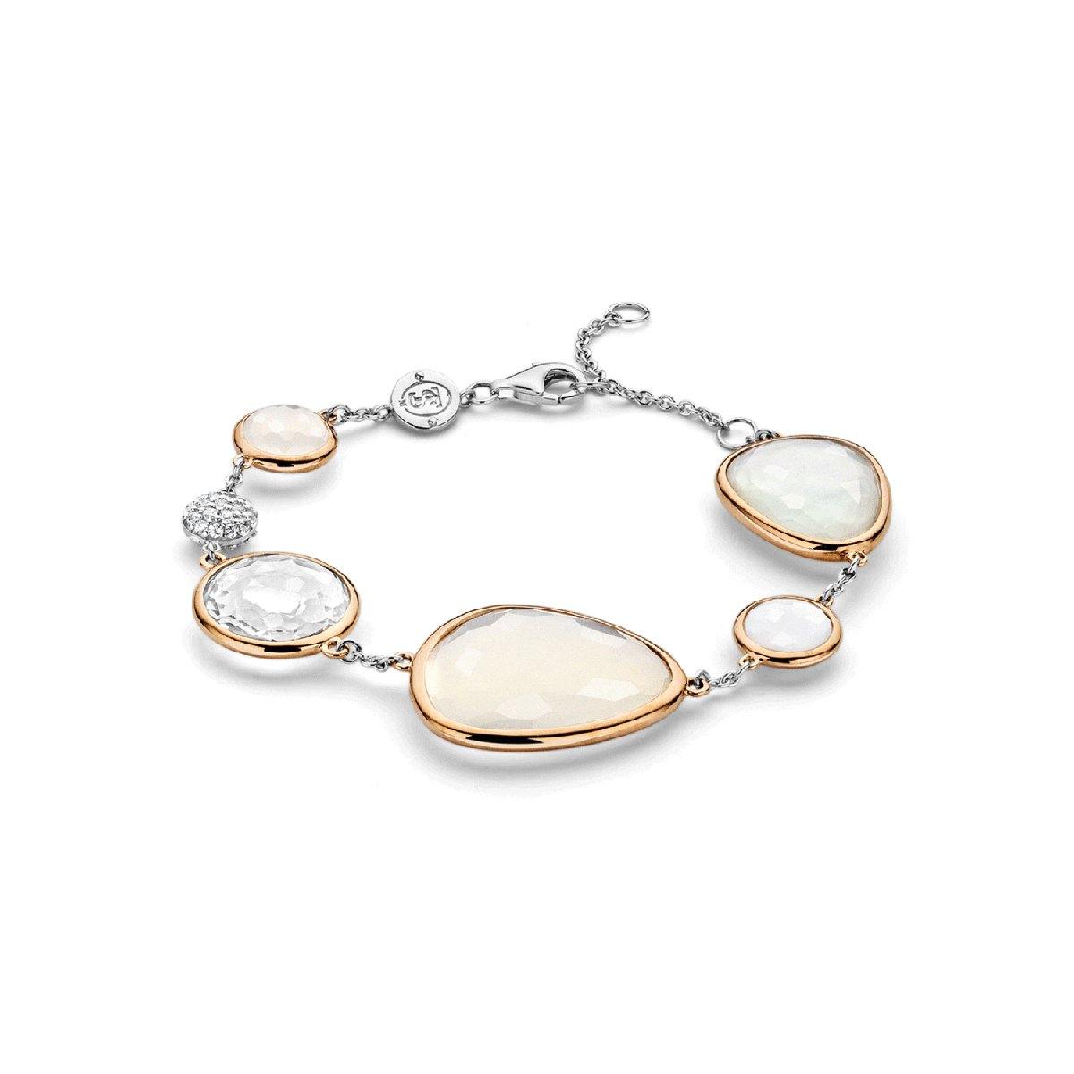 Questo elegante bracciale TI SENTO - Milano è realizzata in argento 925 rodiato ed è provvisto di zirconi incastonati a chaton. Le dimensioni degli zirconi aumentano man mano che si passa dall'esterno all'interno. Pietre incastonate a mano. Lavorazione al 100% da oreficeria. 