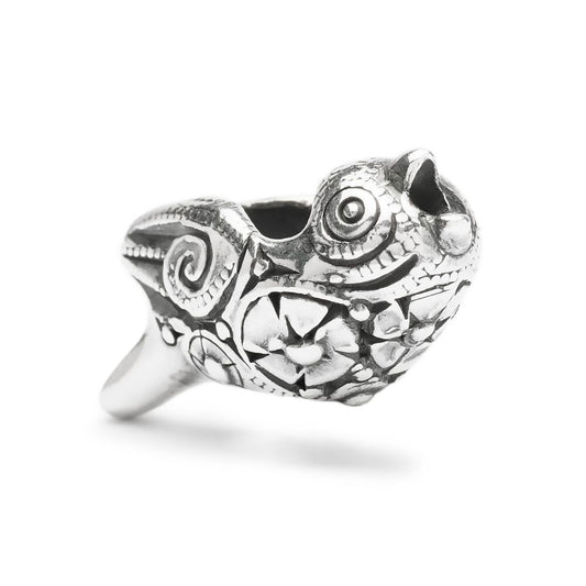 Becco Musicale è uno dei beads in argento del museo Trollbeads. Questo raffigura un uccellino che canta, mentre il suo corpo è reso unico dalle lavorazioni ornamentali fatte a mano.