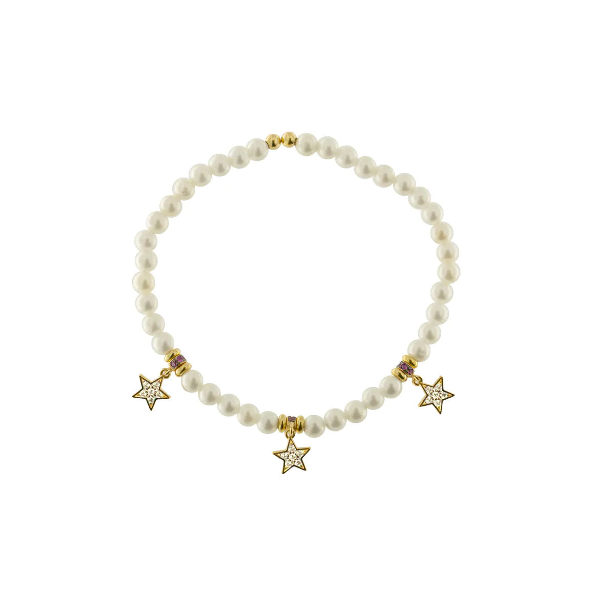 Bracciale elastico composto da perline bianche e 3 stelle pendenti in argento 925 con finitura oro giallo 18kt. Zirconi bianchi incastonati a mano sulle tre stelle.